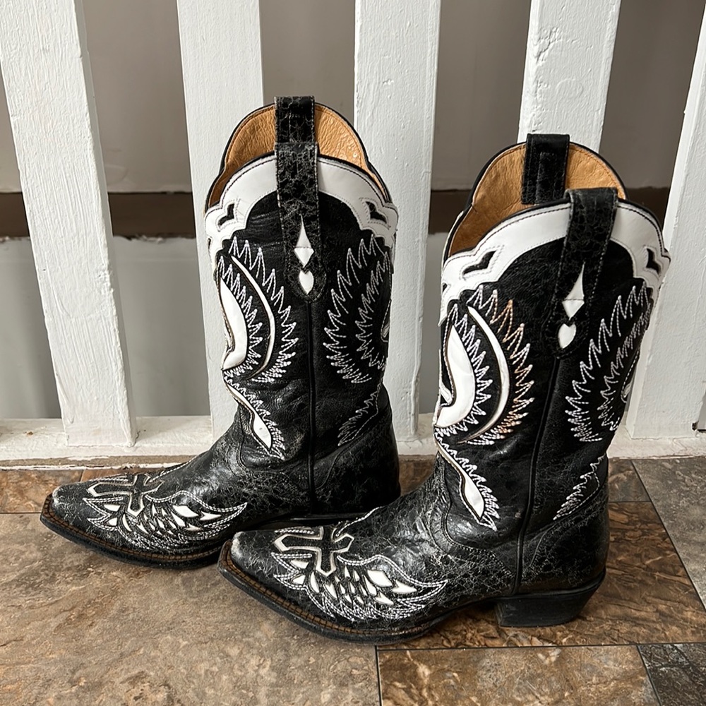 JB Dillon snip toe boots